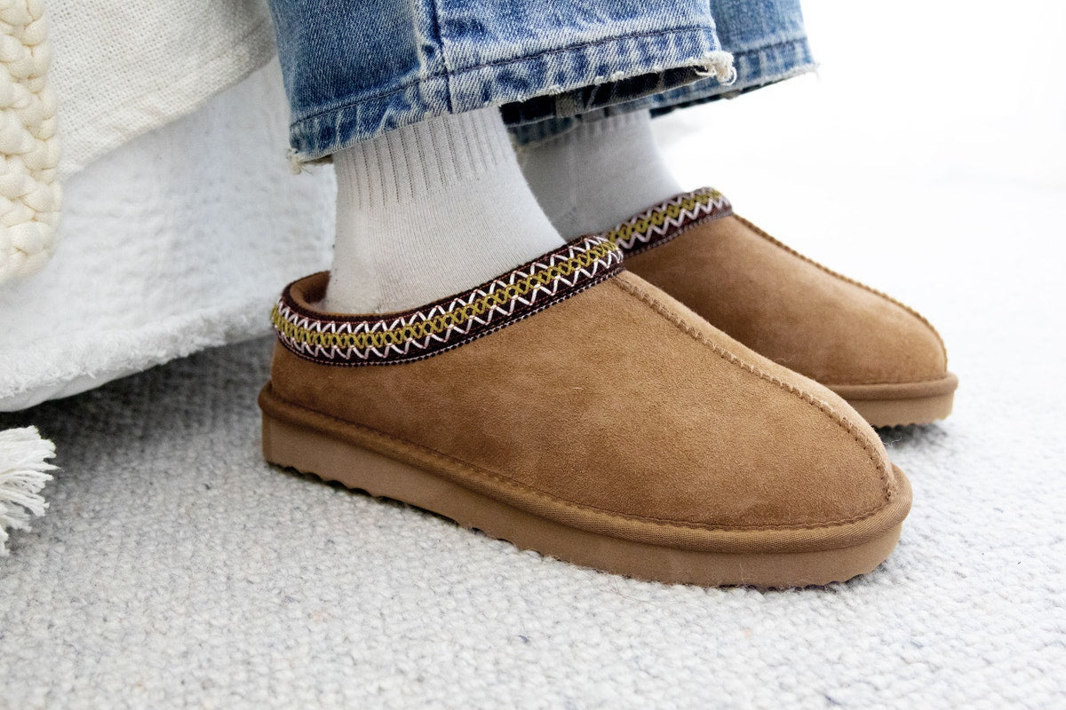 UGG Outback Premium Australian Sheepskin Braided Slip On Boot  (Chestnut, Size 12M/13W US)