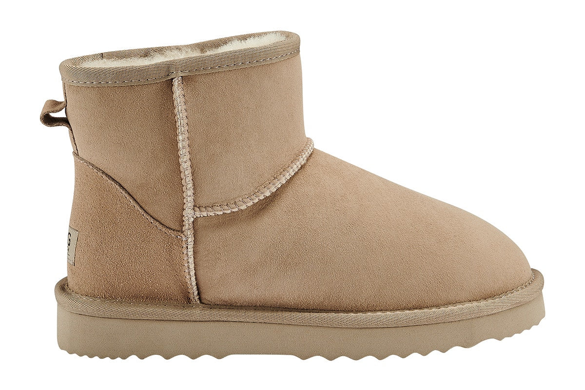 UGG Outback Premium Australian Sheepskin Mini Classic Boot (Sand, Size 13M/14W US)