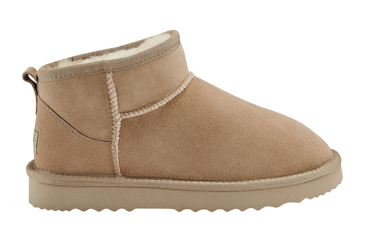 UGG Outback Premium Australian Sheepskin Ultra Mini Boot (Sand, Size 11M/12W US)