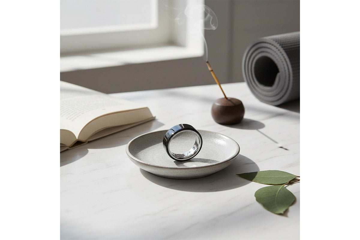 Oura Ring 4 (Black, Size 8)