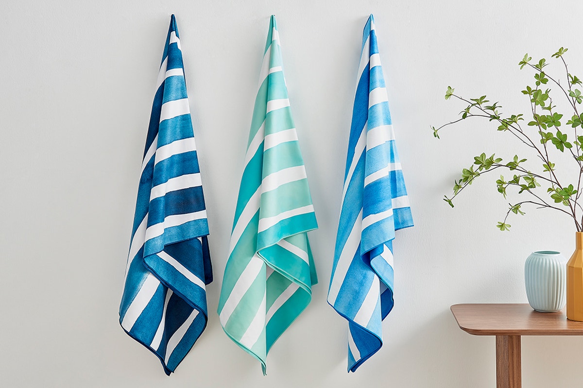 Ovela Sand Free Beach Towel (Blue)