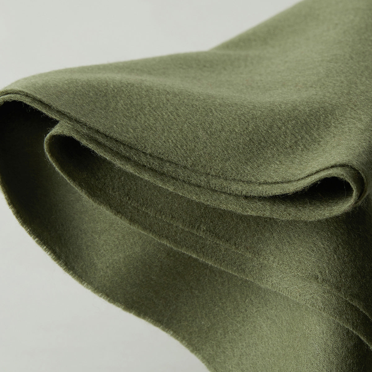 Australian Merino Wool Scarf 32x190 cm Olive - Elegant Tassels