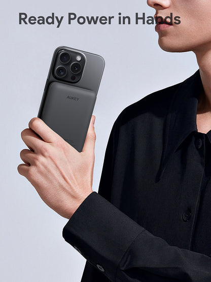 Aukey MagFusion Wireless Power Bank 5000mAh - Magnetic Charging