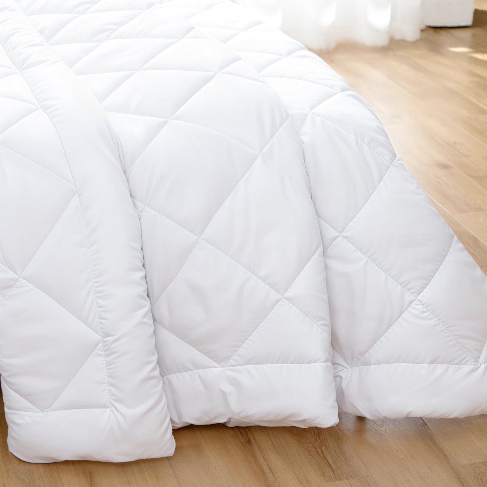 Hacienda Microfiber Bamboo Blend Quilt - King, Hypoallergenic & Antibacterial - SuperSaverAU - view 5