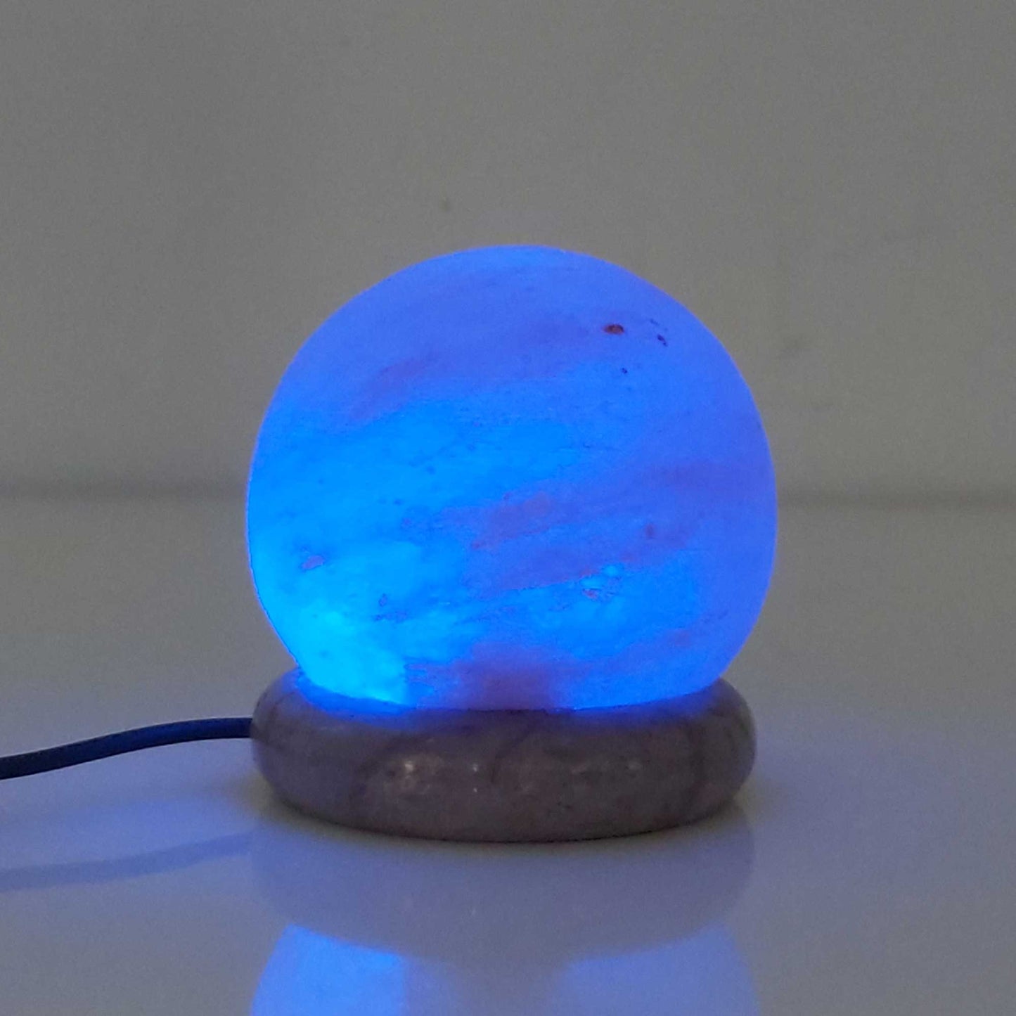 Himalayan Salt Lamp - USB Colour Changing LED - Sphere 0.7kg 8.5cm