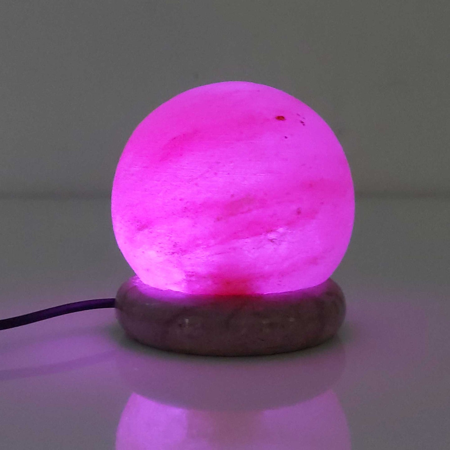 Himalayan Salt Lamp - USB Colour Changing LED - Sphere 0.7kg 8.5cm
