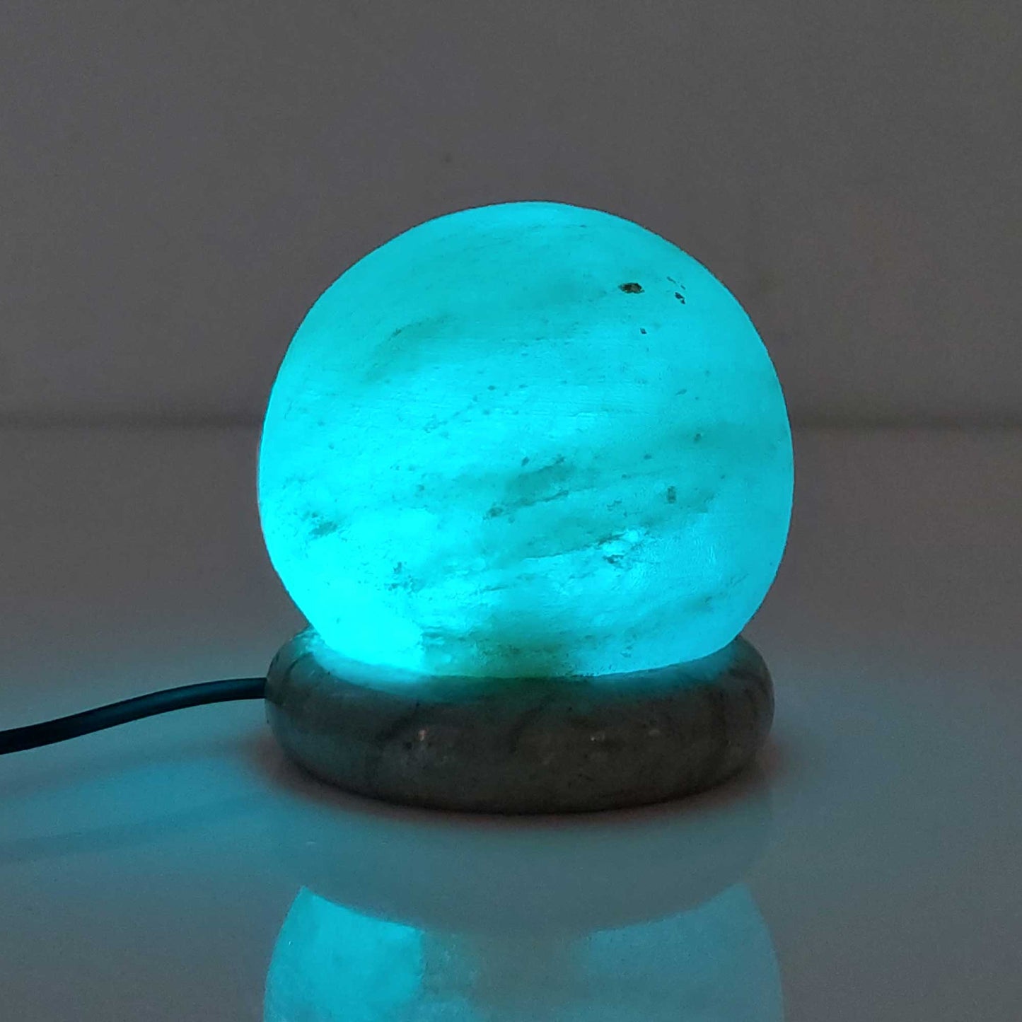 Himalayan Salt Lamp - USB Colour Changing LED - Sphere 0.7kg 8.5cm
