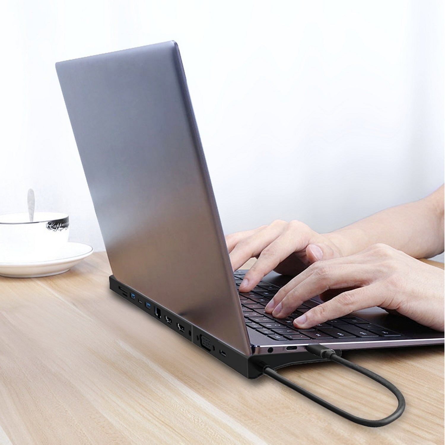 Simplecom CHN622 USB-C 12 in 1 Docking Station Laptop Stand