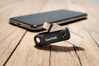Sandisk iXpand GO 256GB Flash Drive for iPhone with USB 3.0 and Password Protection