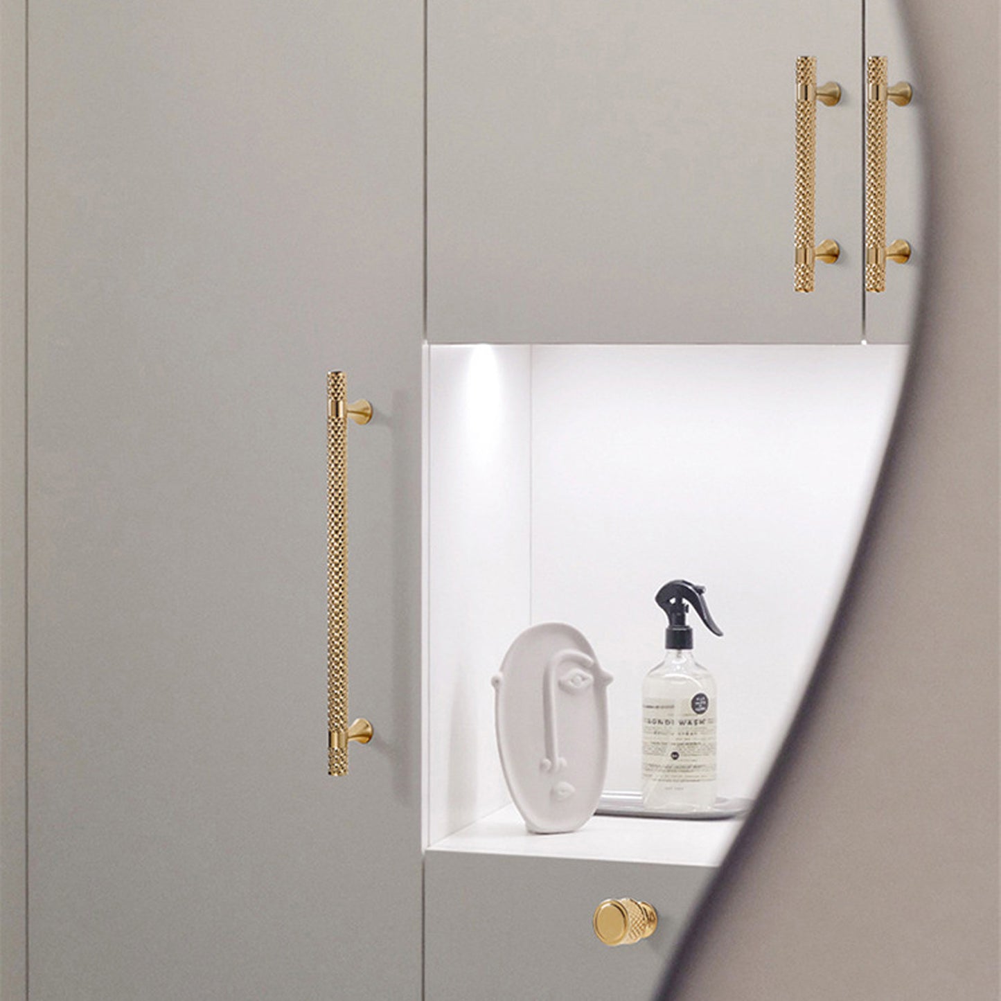 Gold Solid Zinc Kitchen Cabinet Pull 96mm, Modern European Style, Sleek Design