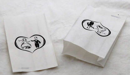 50 Pack Wedding Cake Bags Greaseproof Wax Paper Slice Take Home Favour Bride Groom in Heart