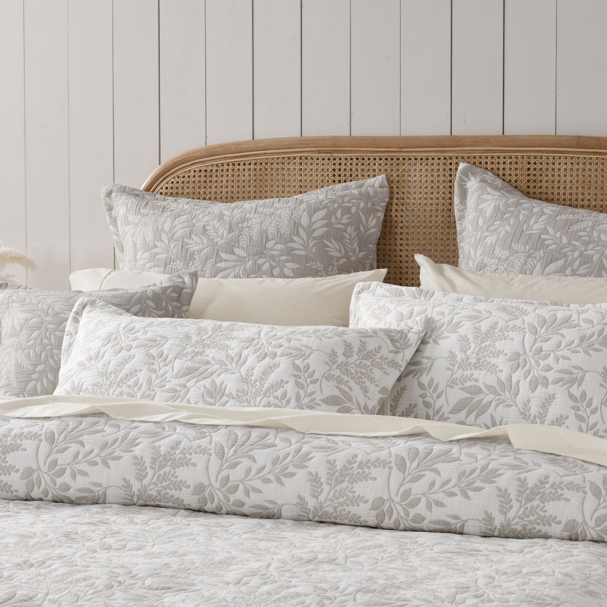 Bianca Ameila Stone Jacquard Quilted Bedspread Set - King