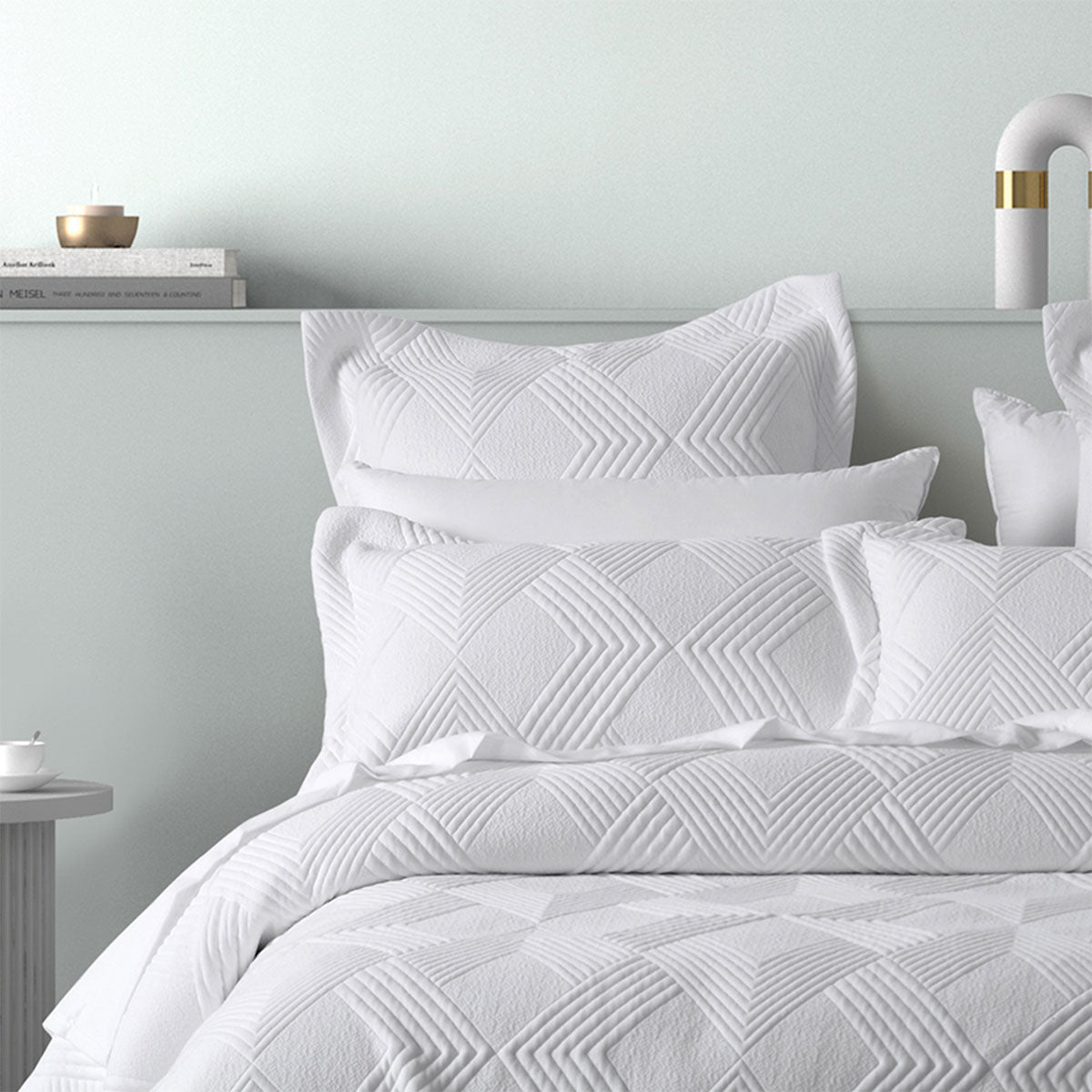 Bianca Cassiano Polyester Jacquard Coverlet Set with Geometric Design - White, Single/Double