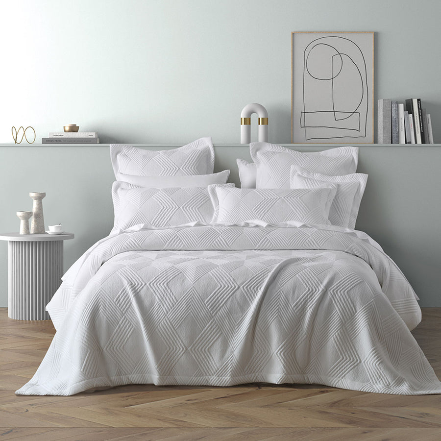 Bianca Cassiano Polyester Jacquard Coverlet Set with Geometric Design - White, Super King