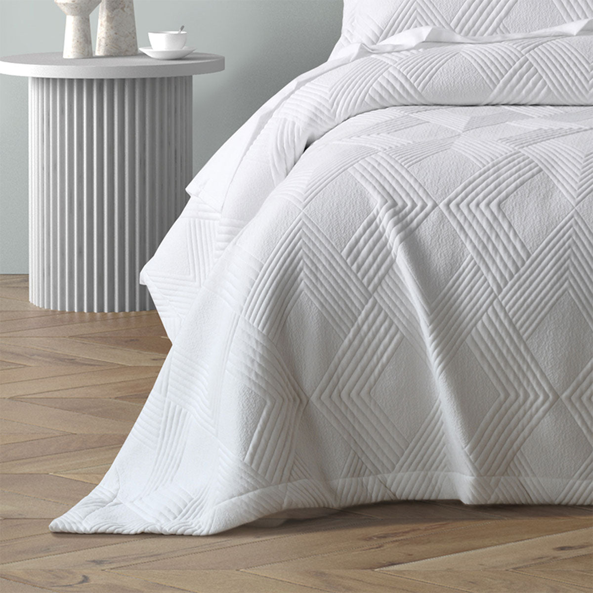 Bianca Cassiano Polyester Jacquard Coverlet Set with Geometric Design - White, Super King