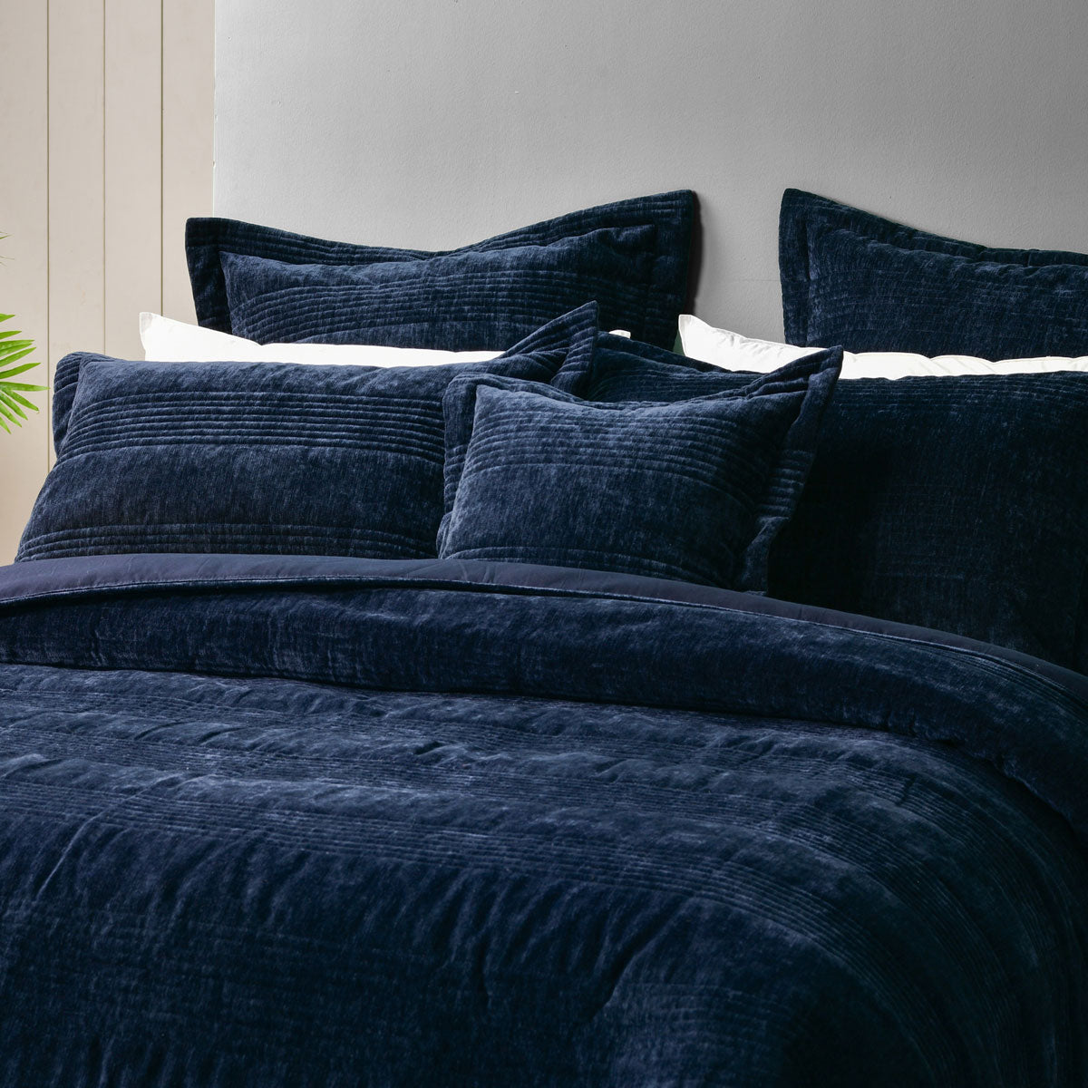 Bianca Cyrano Velvet Quilted Coverlet Set – Indigo Queen/King