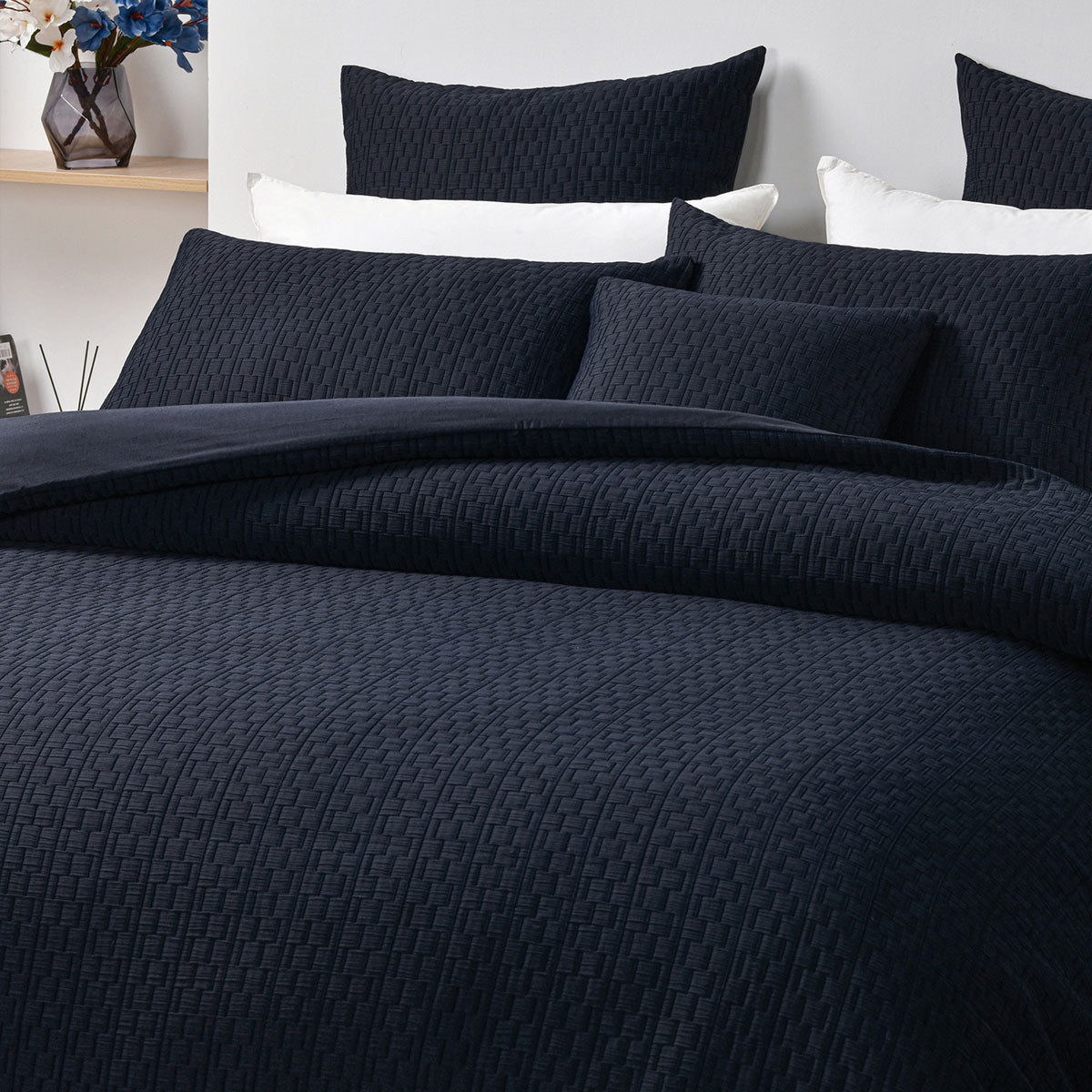 Bianca Burleigh Ink Jacquard Quilt Cover Set – Queen