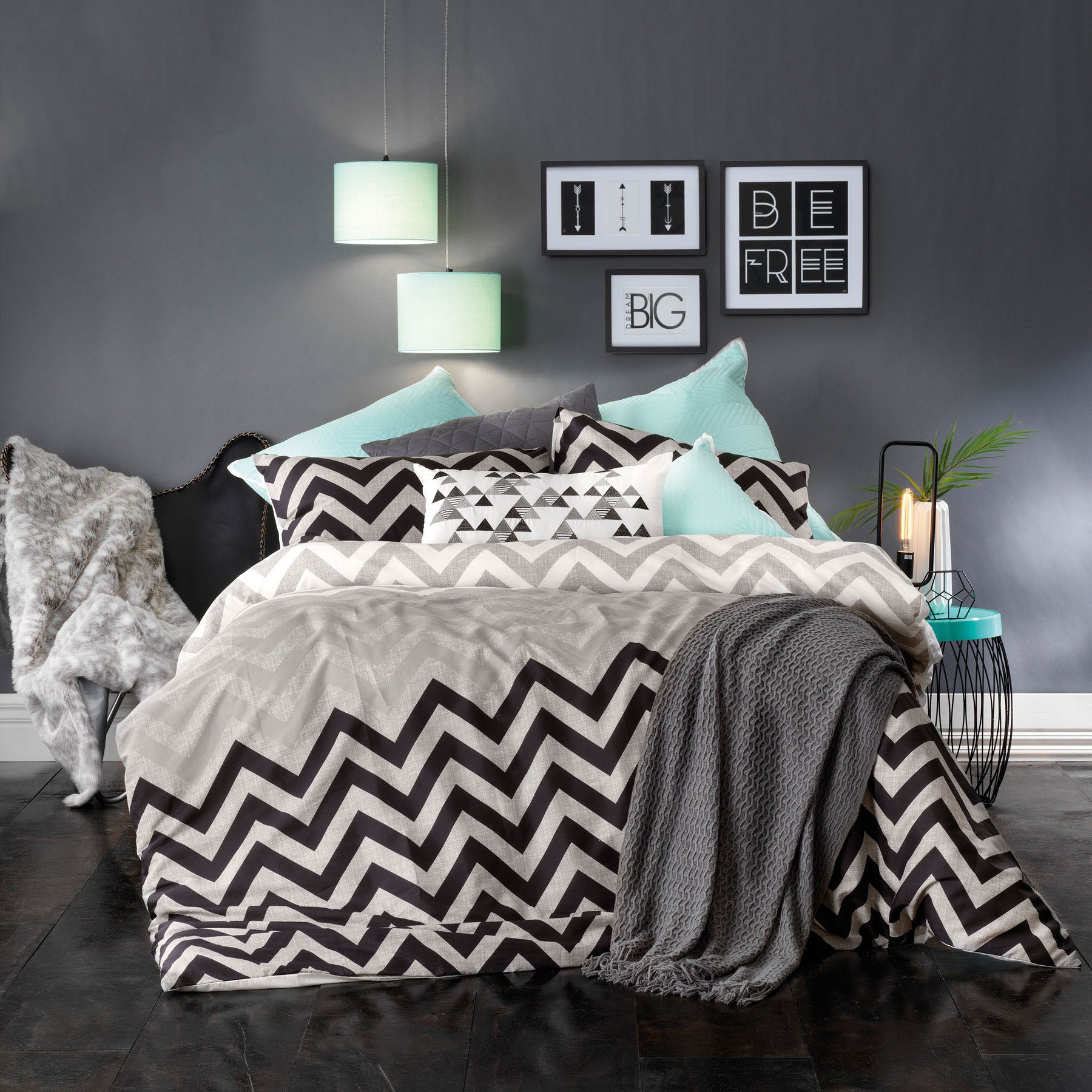 Chester Grey Quilt Cover Set King - Chevron Print, Polyester Cotton, 3 Pieces - SuperSaverAU - view 1