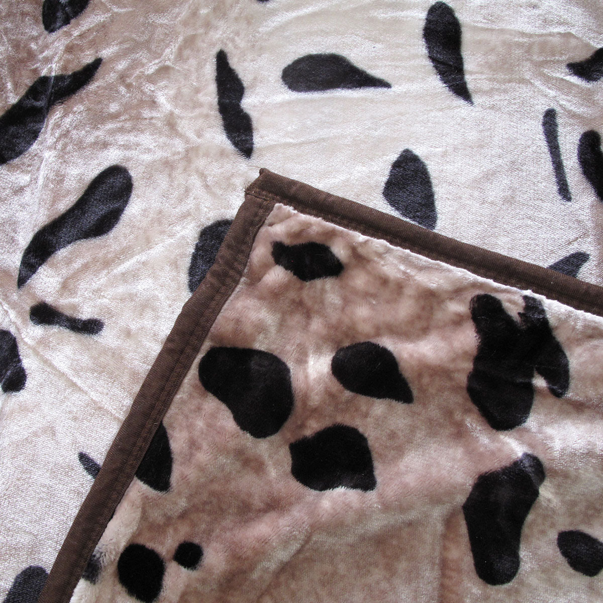 675gsm 2 Ply Animal Print Faux Mink Blanket Queen 200x240 cm - Jaguar Design - SuperSaverAU - view 1