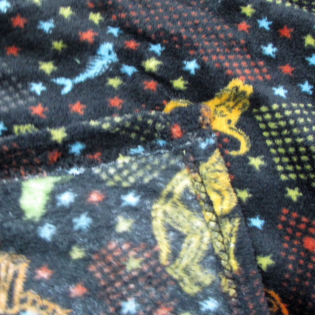 Boys Cool Ultra Soft Coral Fleece Throw 127 x 152cm - Dinosaur Fossils