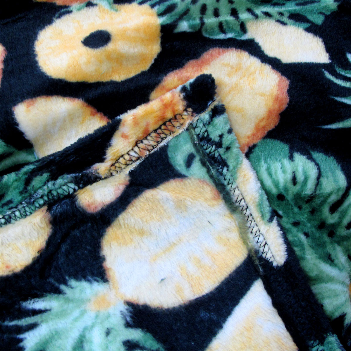 Pineapple 190GSM Fashion Printed Ultra Soft Coral Fleece Throw 127 x 152cm