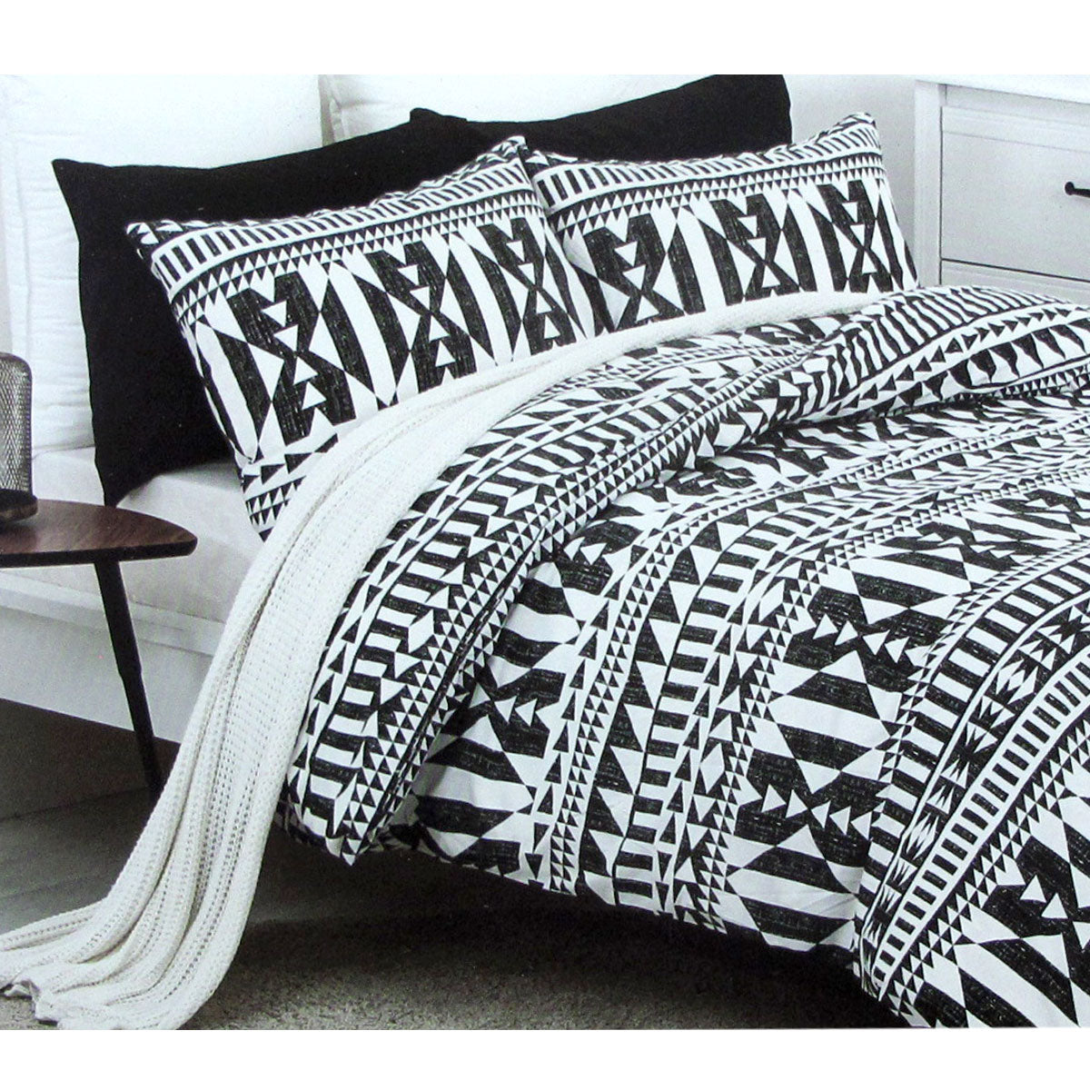 Belmondo Tribal Easy Care Quilt Cover Set Queen - 210cm x 210cm, 2 Pillowcases - SuperSaverAU - view 1
