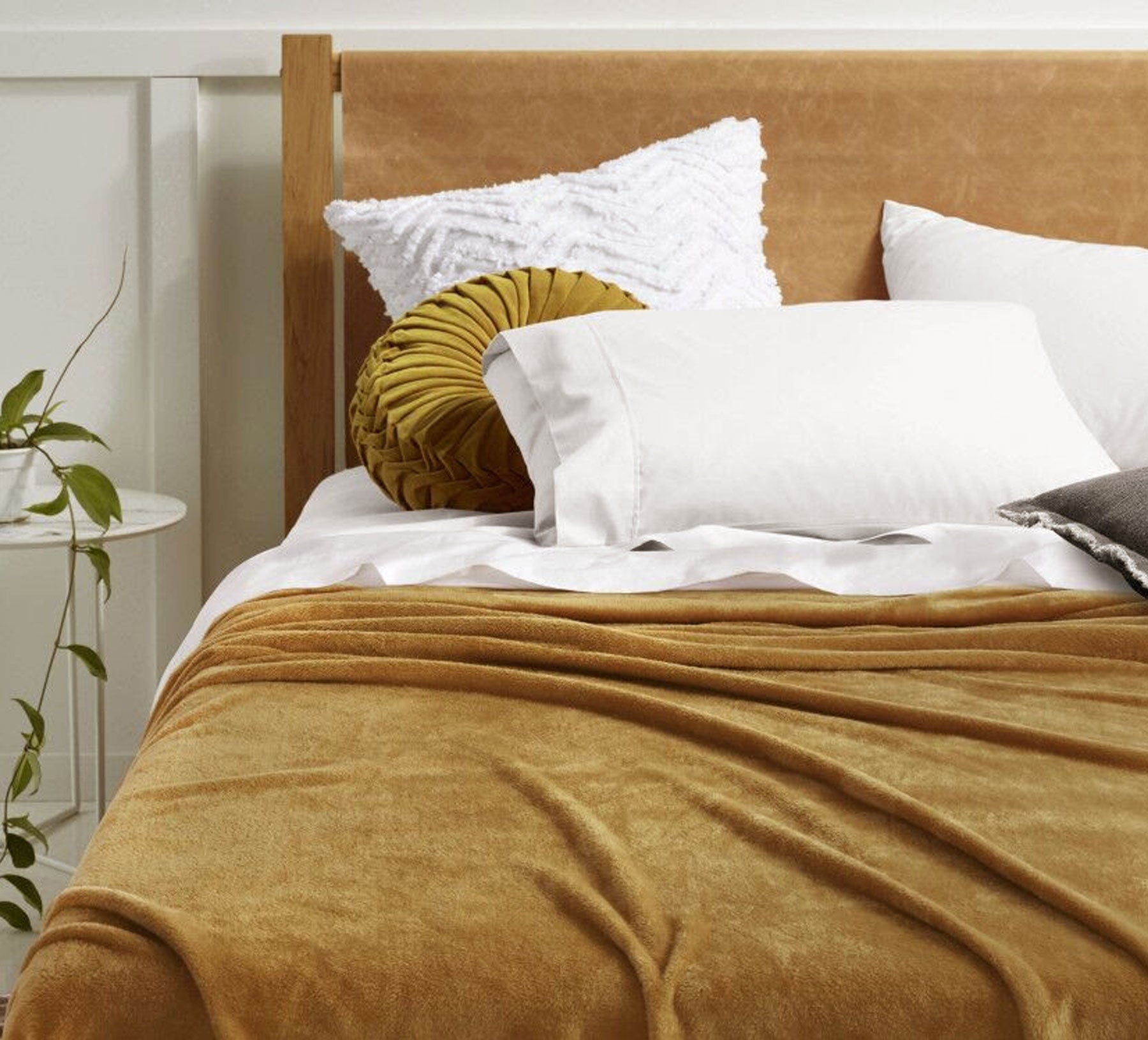 Accessorize Super Soft Blanket Queen/King 240 x 260 cm - Microfiber, Solid Colour - SuperSaverAU - view 1