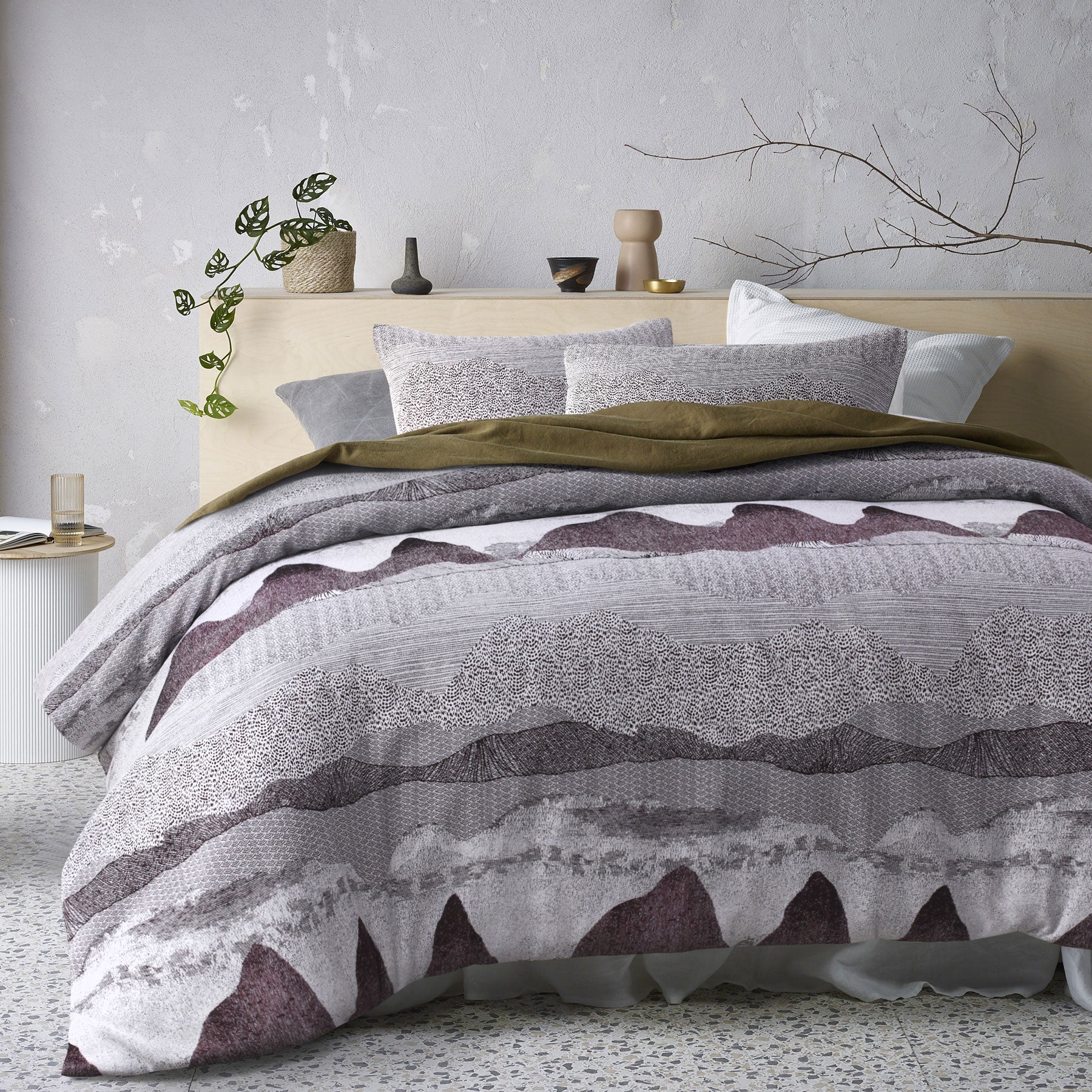 Accessorize Bulla Burgundy Jacquard Quilt Cover Set Double - Yarn Dyed Satin Design - SuperSaverAU - view 1