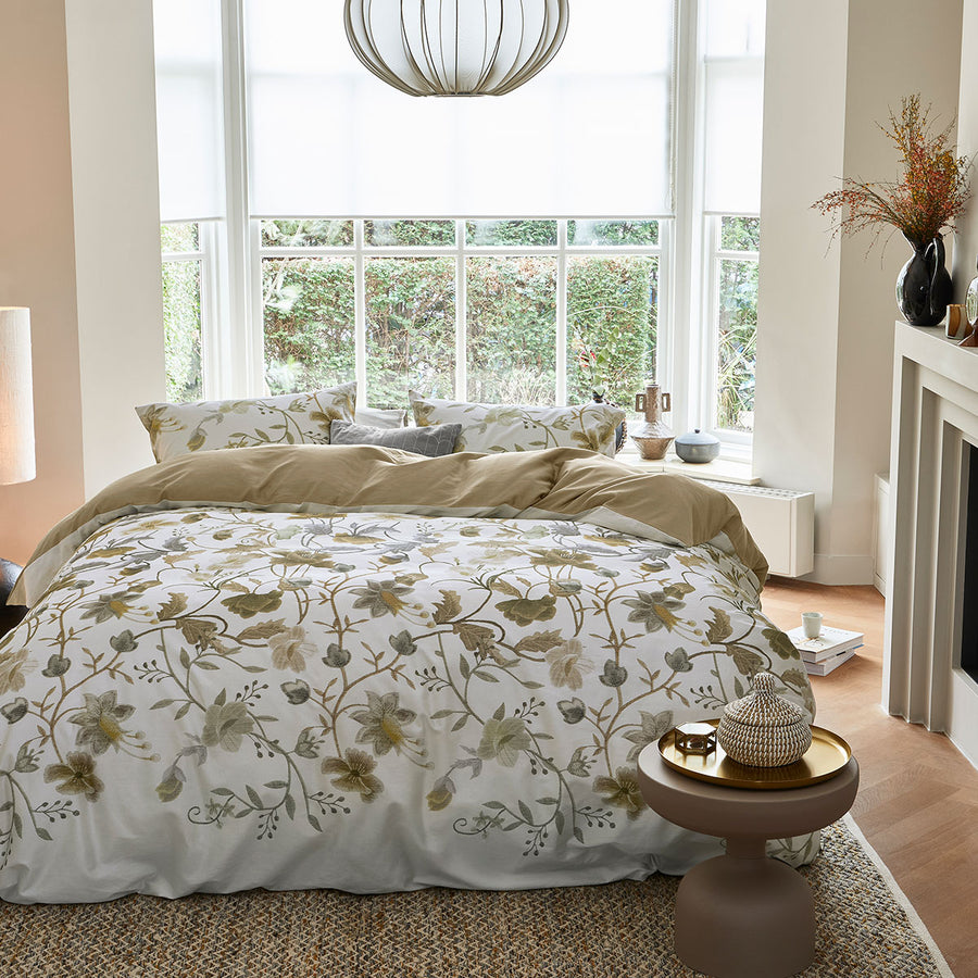 Bedding House Elizabeth White Cotton Sateen Quilt Cover Set King - SuperSaverAU - view 1