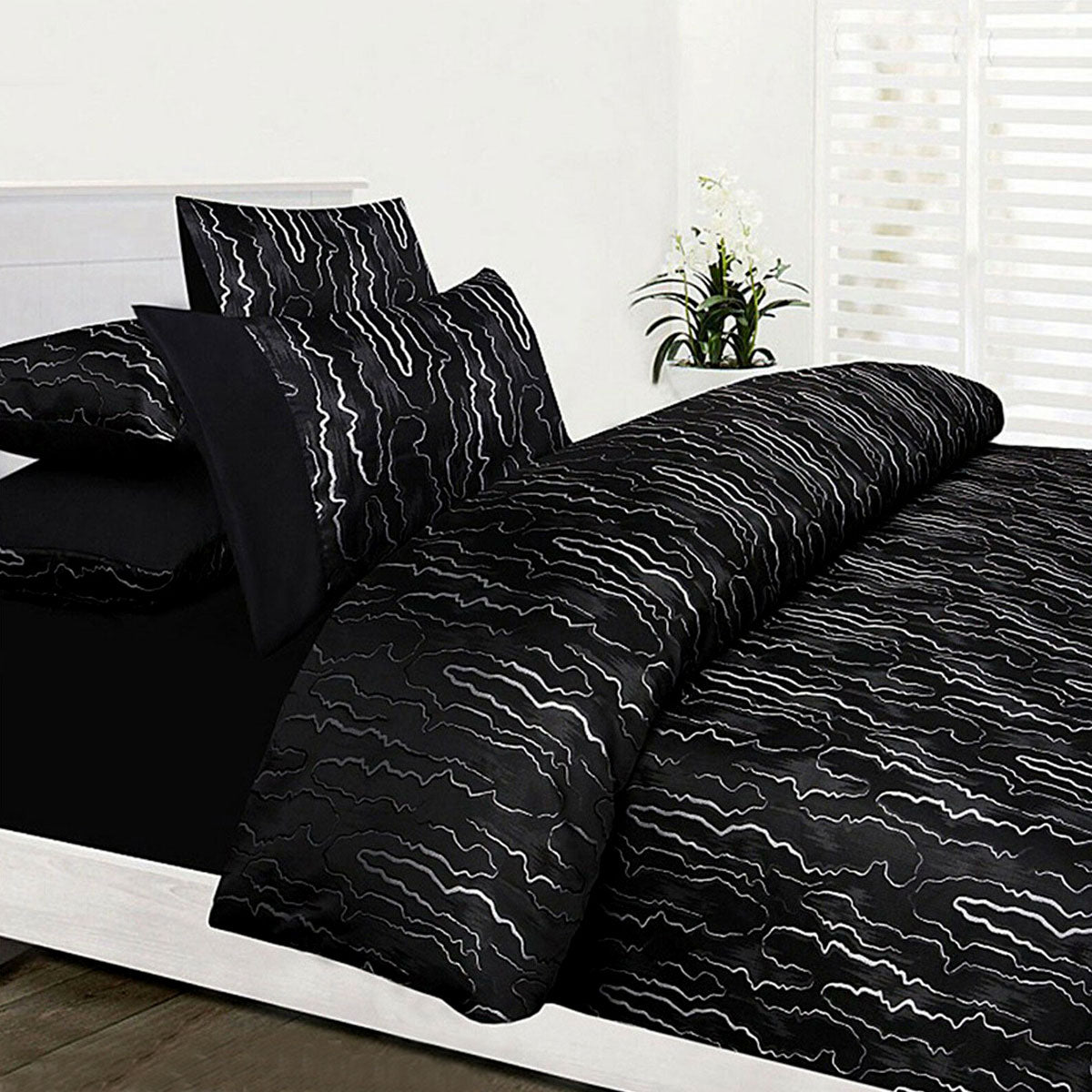 Accessorize Naples Black Jacquard Quilt Cover Set Double - 180 x 210 cm - SuperSaverAU - view 1
