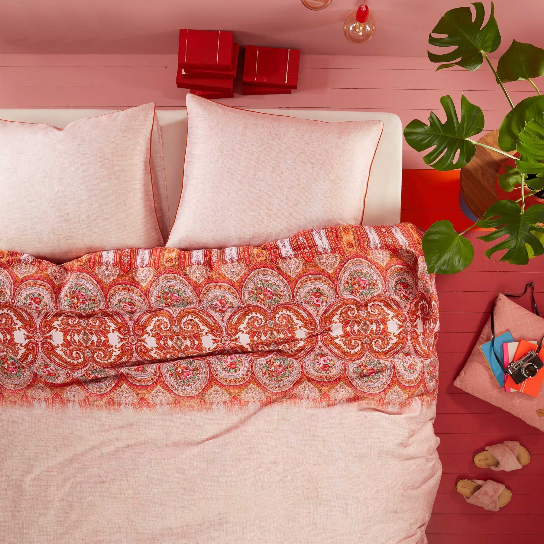 Oilily Paisley Pink Cotton Sateen Quilt Cover Set King - 100% Cotton, 2 Pillowcases - SuperSaverAU - view 1