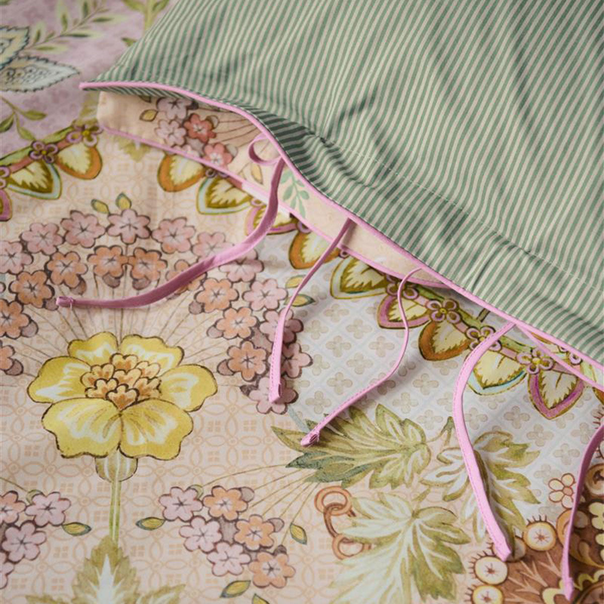 PIP Studio Saluti Grandi Pastel Cotton Quilt Cover Set King - Floral Print Design - SuperSaverAU - view 3