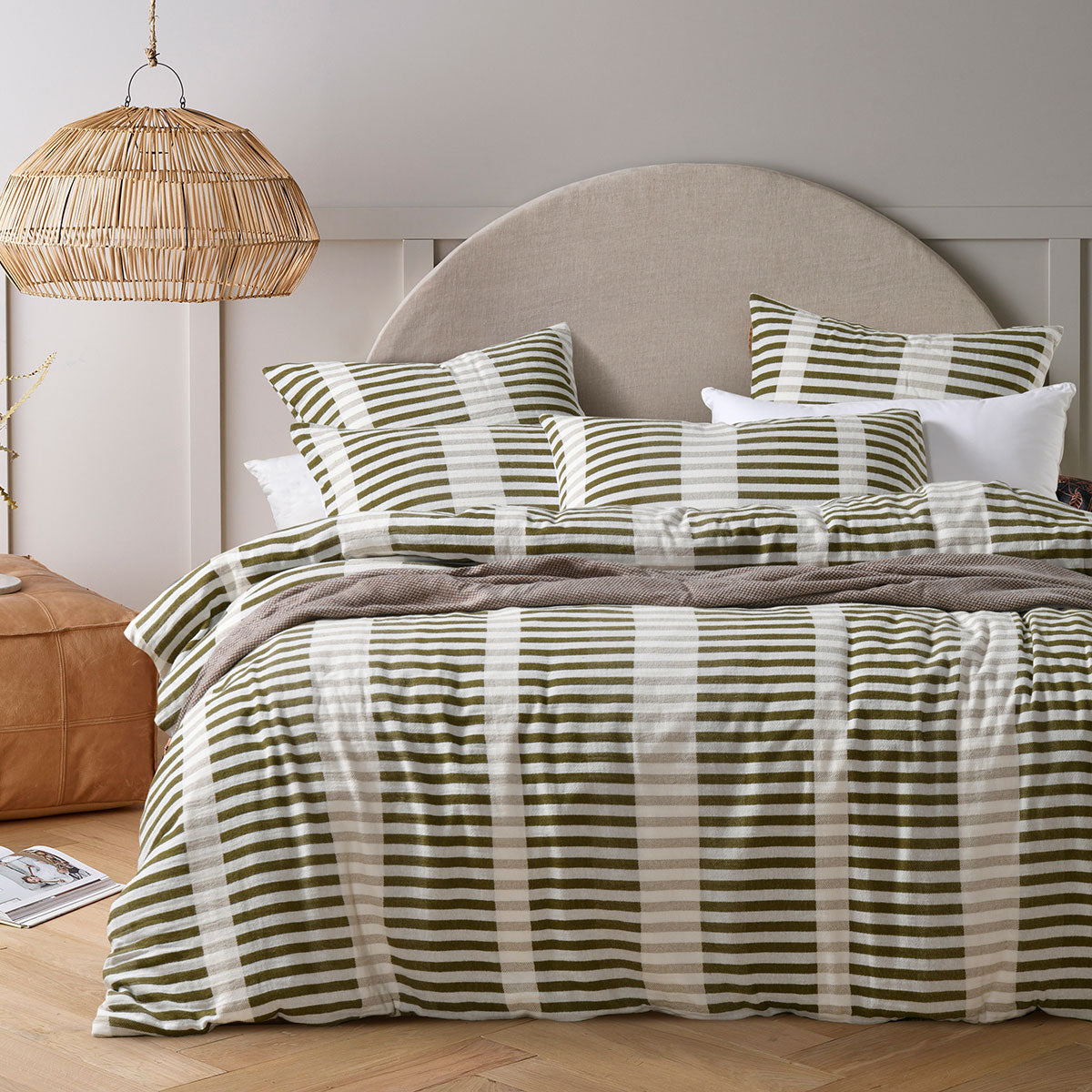 Vintage Design Homewares Tempo Green Cotton Jacquard Quilt Cover Set King Size - SuperSaverAU - view 1