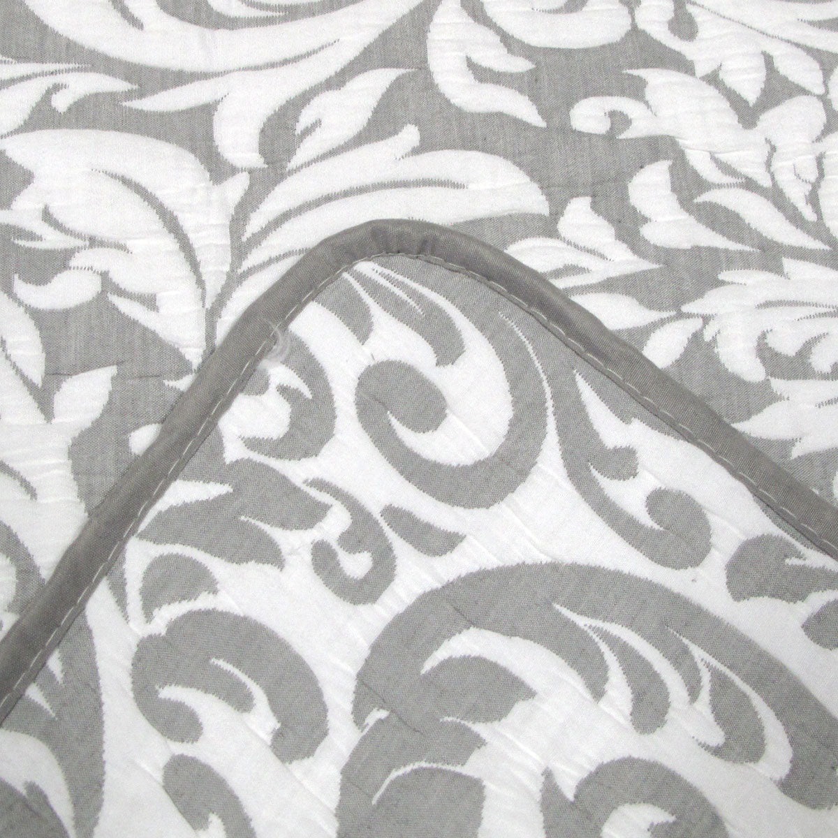 Jane Barrington Grey & White Lightly Quilted Jacquard Reversible Coverlet Set Queen - SuperSaverAU - view 2