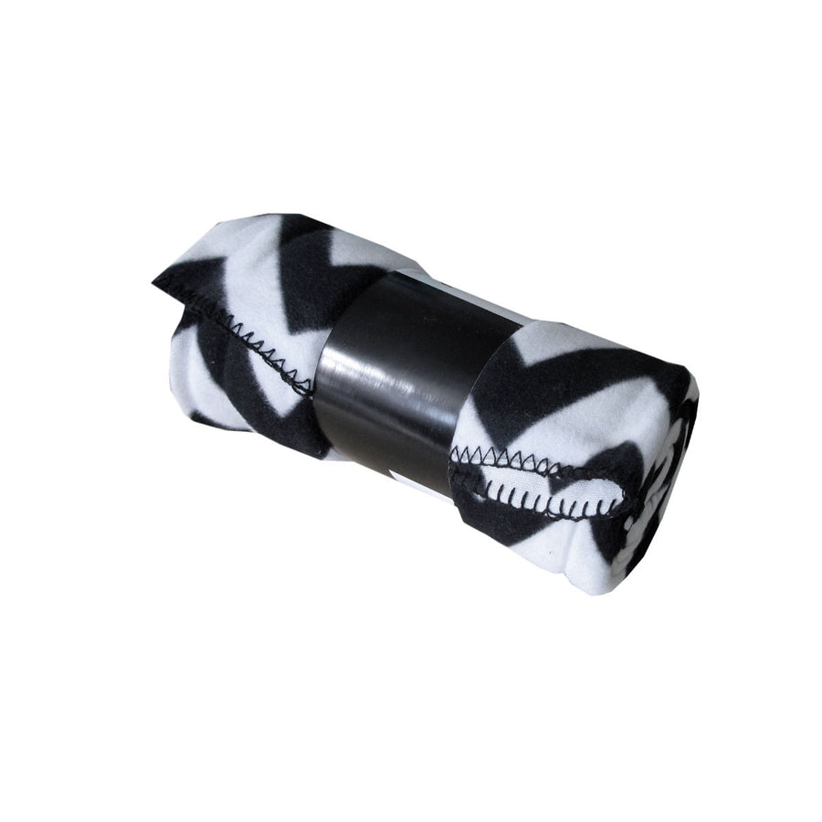 Nova Fleece Throw Rug 125 x 150 cm Black Zig Zag - Stylish & Warm - SuperSaverAU - view 1