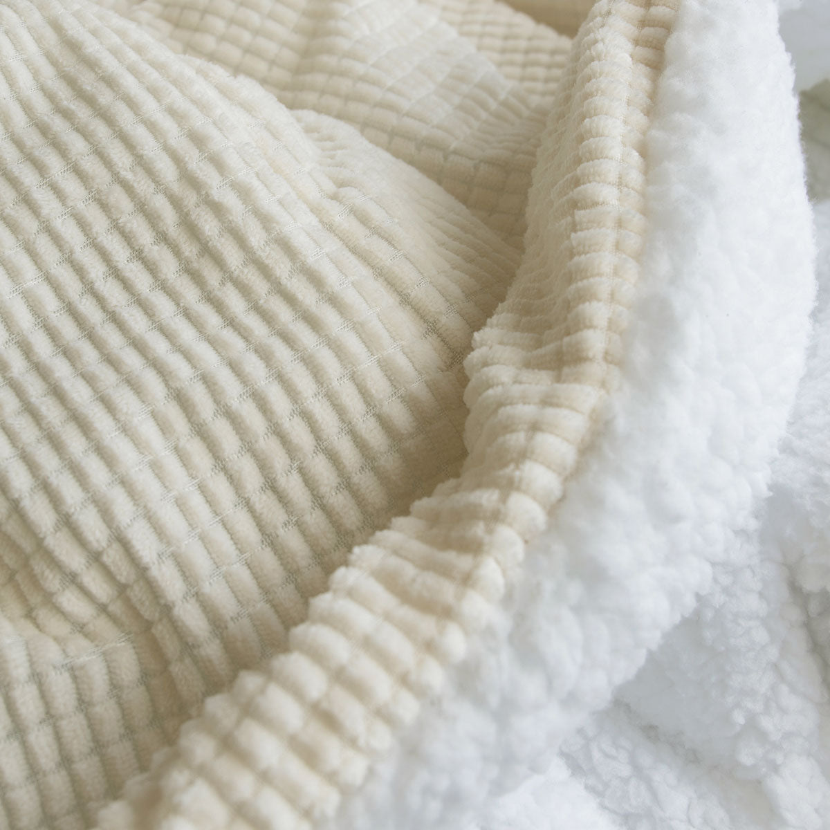 Ardor Avalon Cream Velvet Comforter Set – Cream Sherpa Reverse Queen/King 3 Piece
