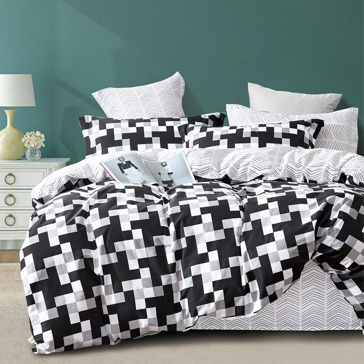 Ardor Geometric Cotton Sateen Quilt Cover Set King - 250TC, Black/Grey/White - SuperSaverAU - view 1