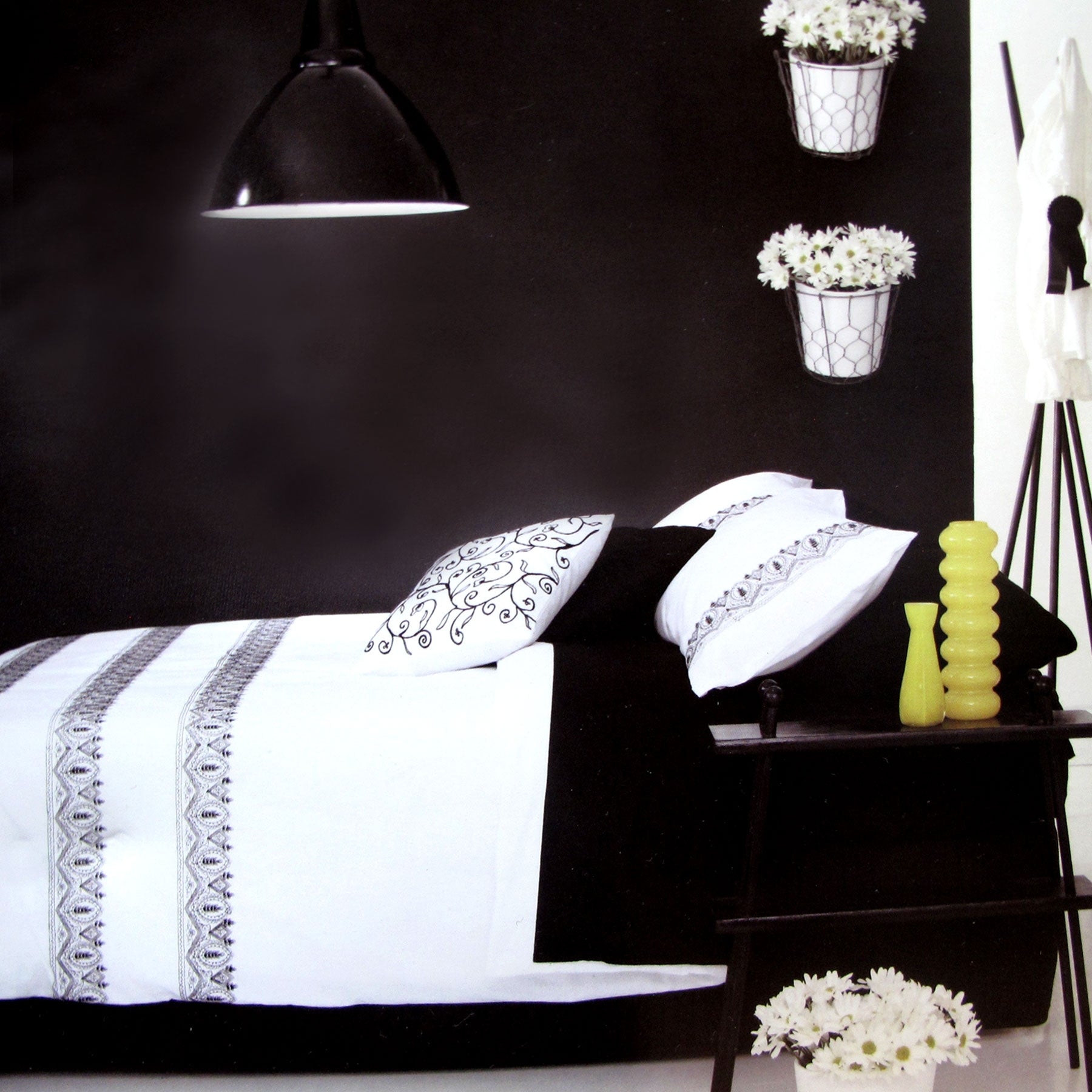 Ardor Charlotte Quilt Cover Set Queen - 225 Thread Count, Embroidery Design - SuperSaverAU - view 1