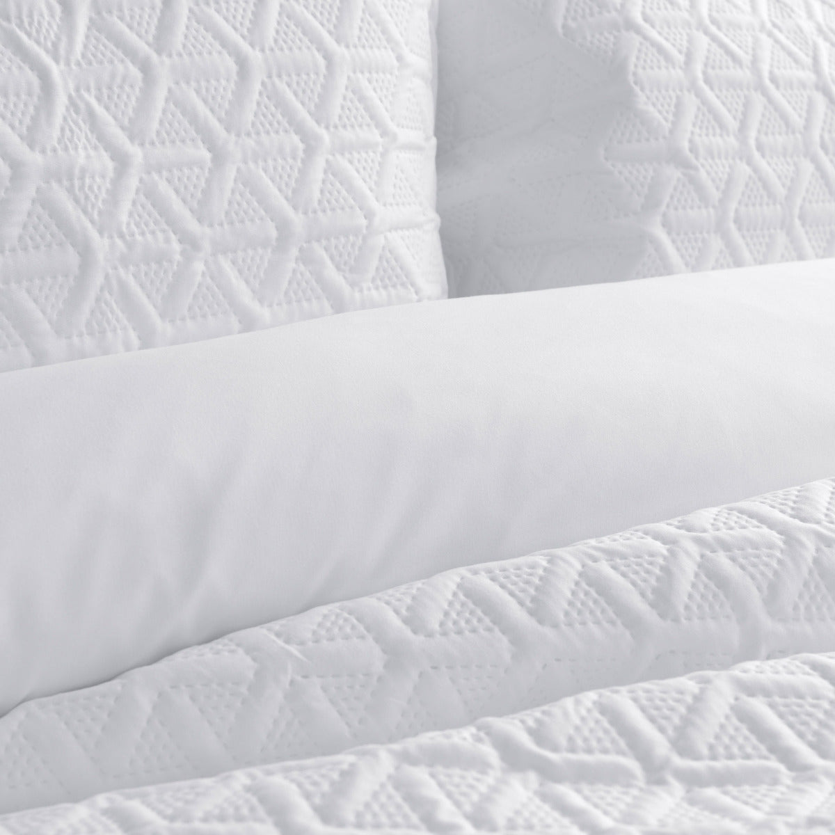 Ardor Leonardo White Embossed Quilt Cover Set Double - Geometric Design, Polyester - SuperSaverAU - view 2