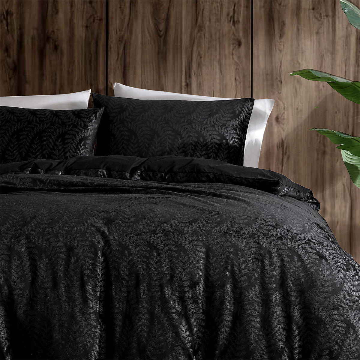 Ardor Rui Black Embossed Velvet Quilt Cover Set – Queen