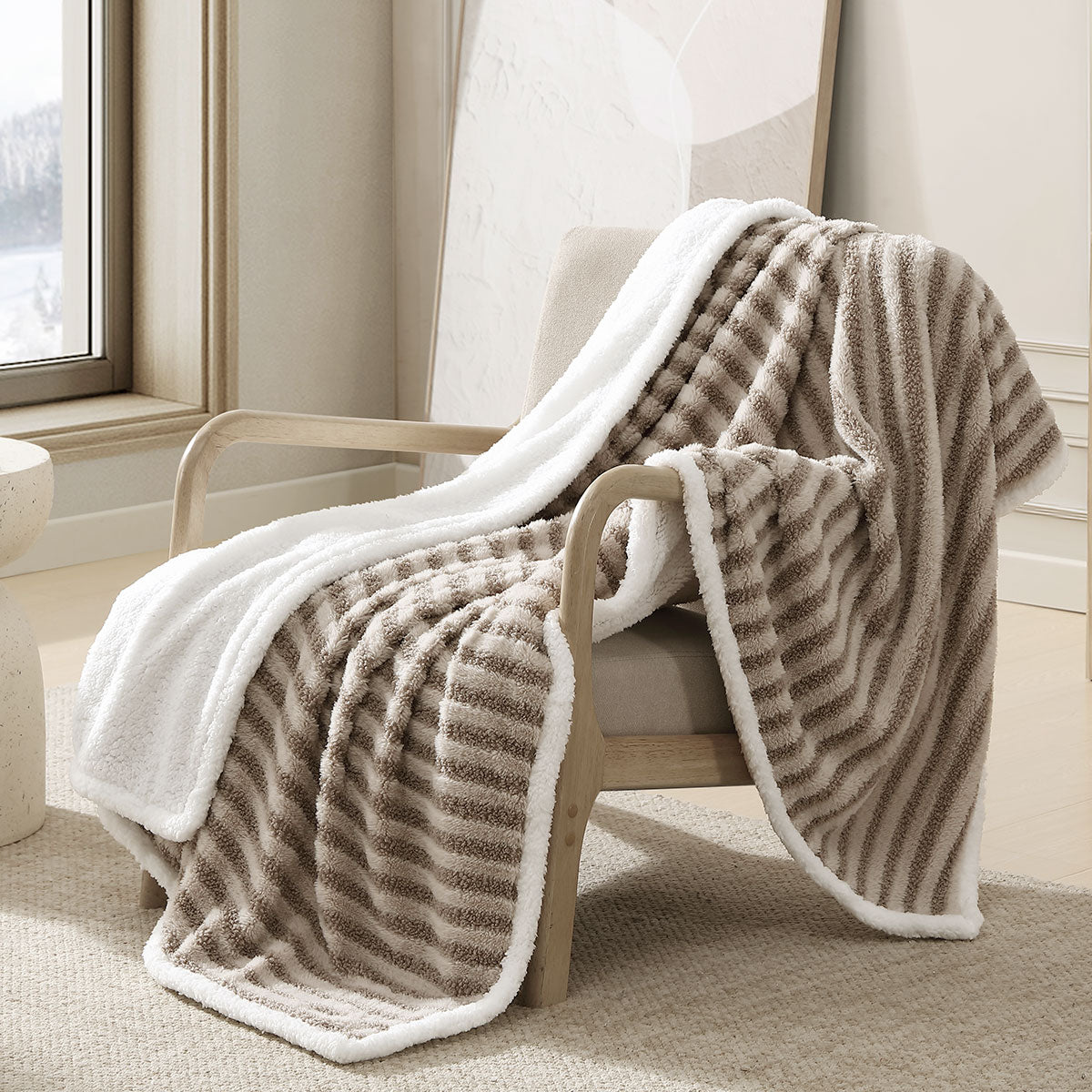 Ardor Carter Striped Boucle Throw Rug – Sherpa Reverse 130 x 170cm