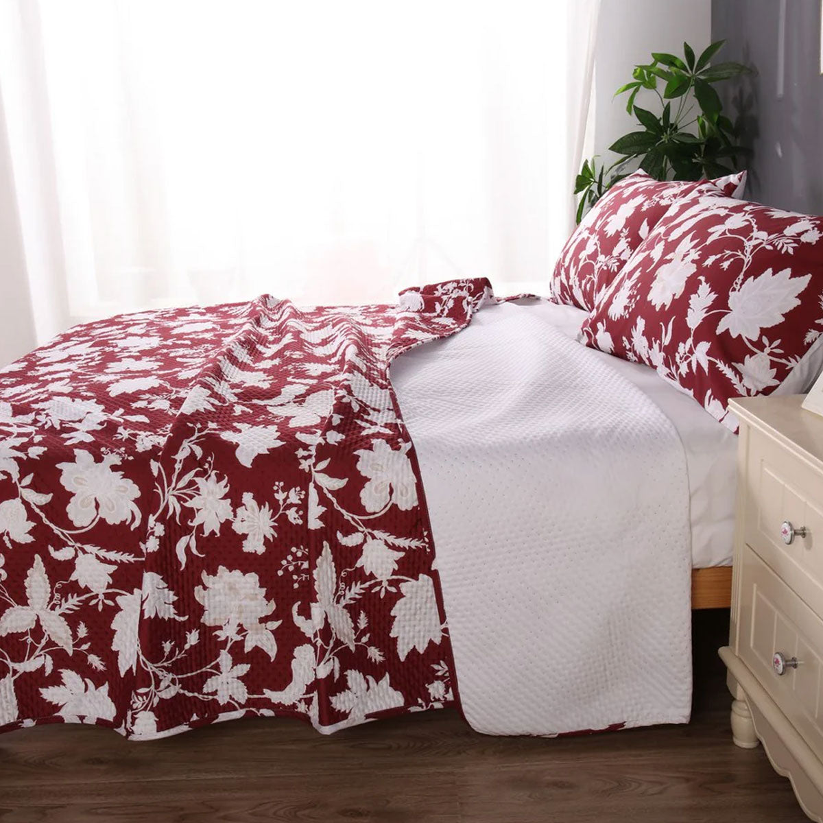 Ramesses Spring Red 3 Pcs Bamboo Blend Reversible Comforter Set King - SuperSaverAU - view 1