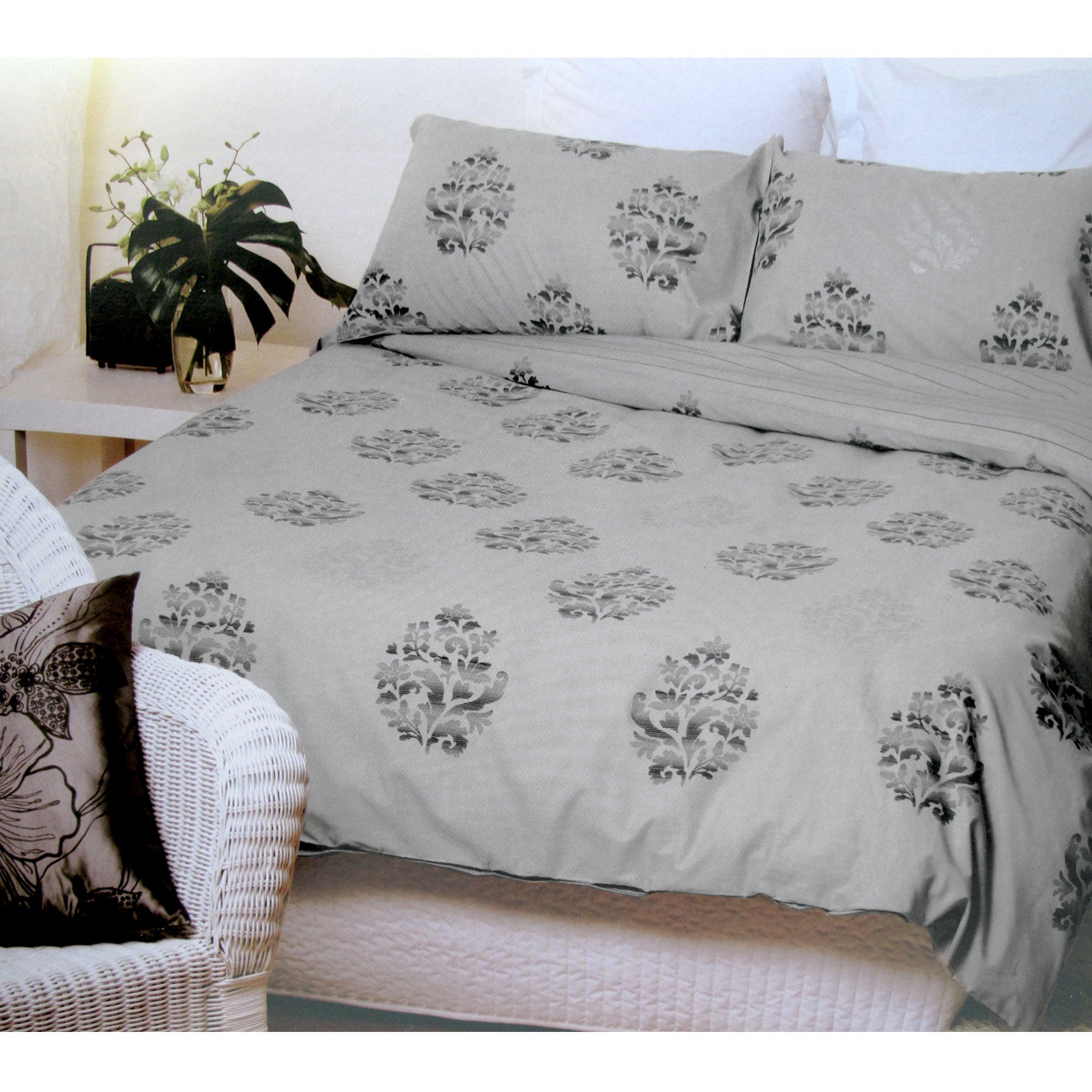 Paxton Wiggin Miette Quilt Cover Set Queen - Floral Print, Metallic Highlights - SuperSaverAU - view 1