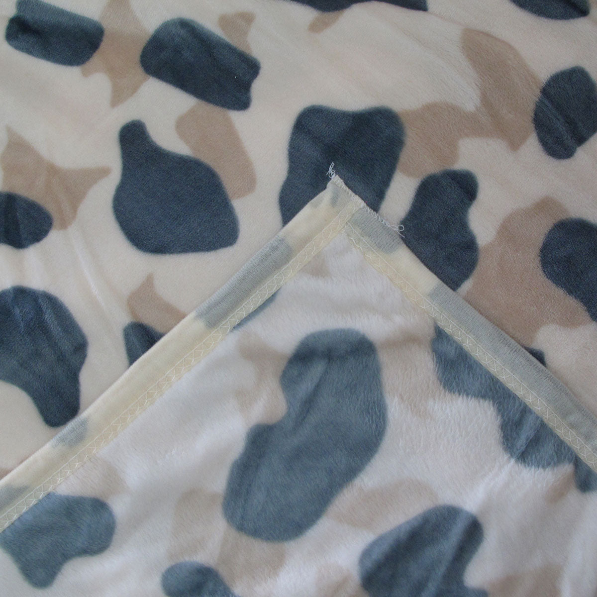 Premium Animal Skin Soft Flannel Plush Blanket 300GSM - Jaguar, 150 x 200cm