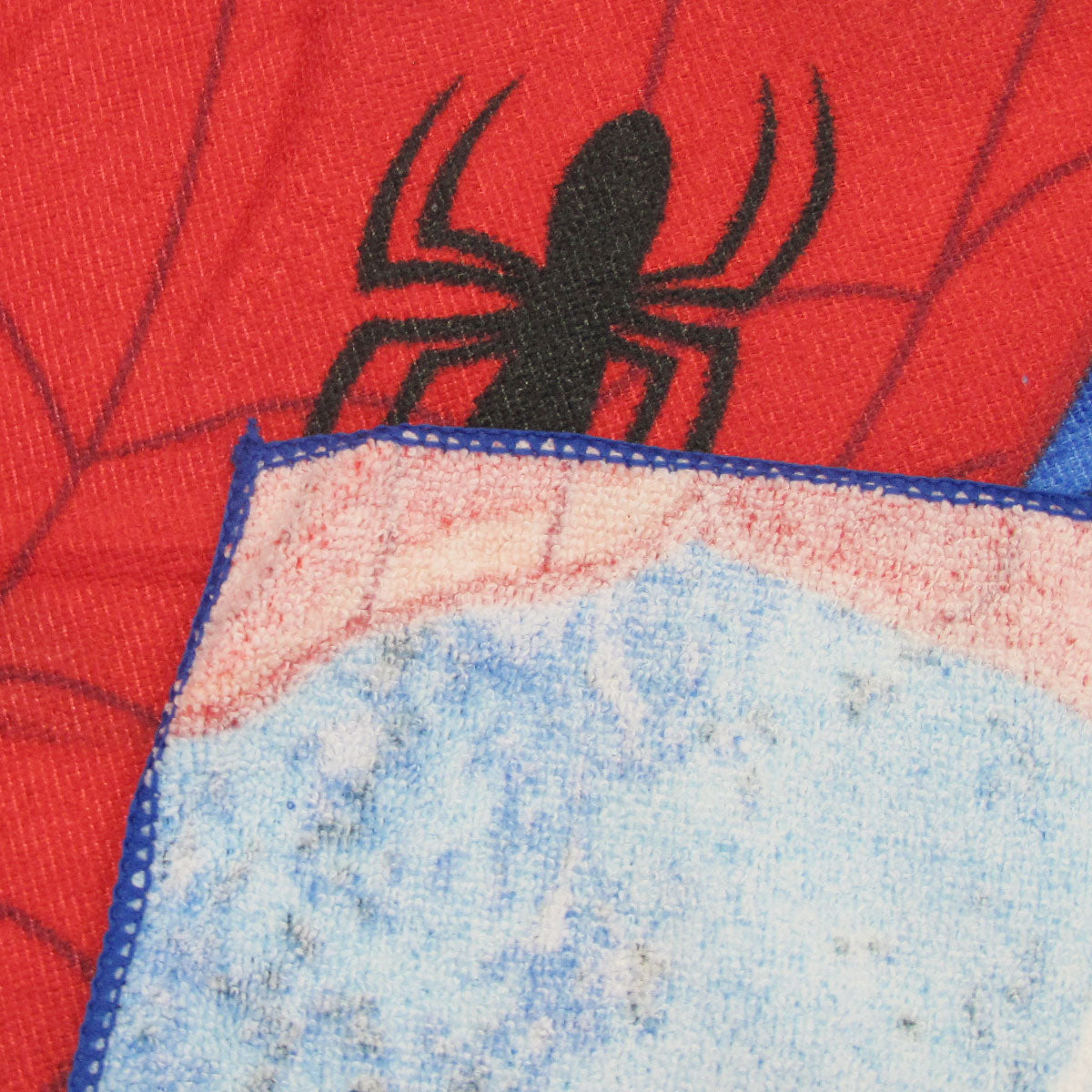 Bloomington Ultimate Spiderman Microfibre Beach Towel - 70 x 137cm
