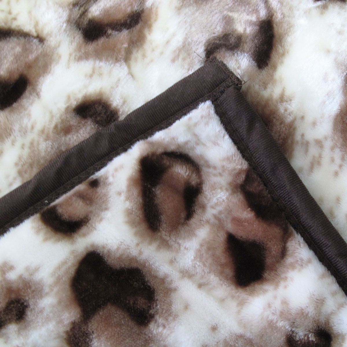 Premium Faux Mink Blanket with 750GSM Double Layer Design - Taupe Jaguar, Queen
