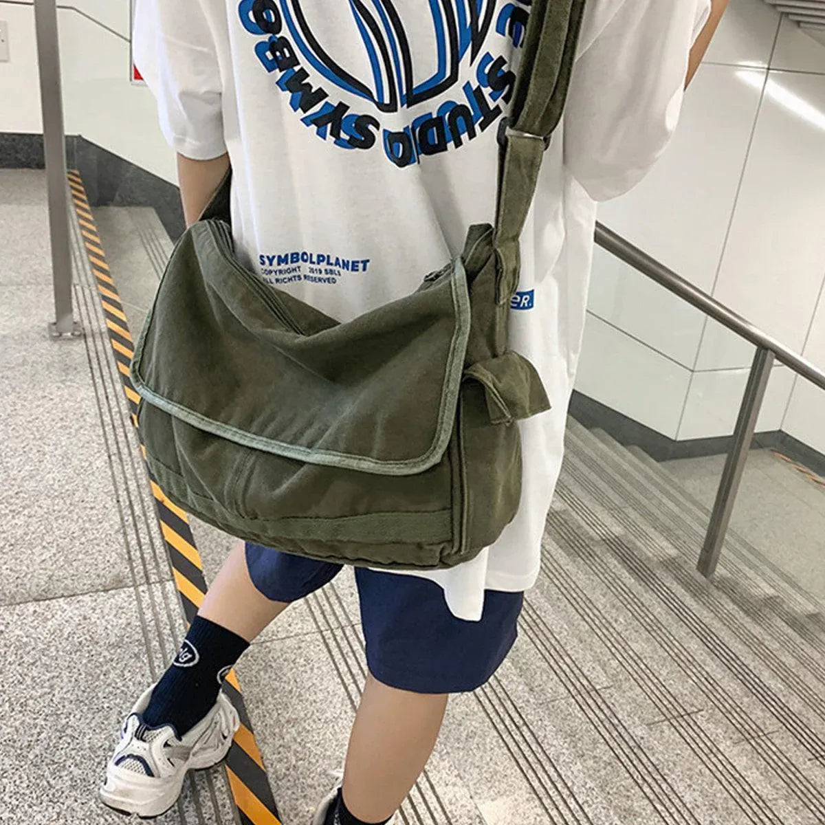 Premium Green Canvas Messenger Shoulder Bag for Work and Travel