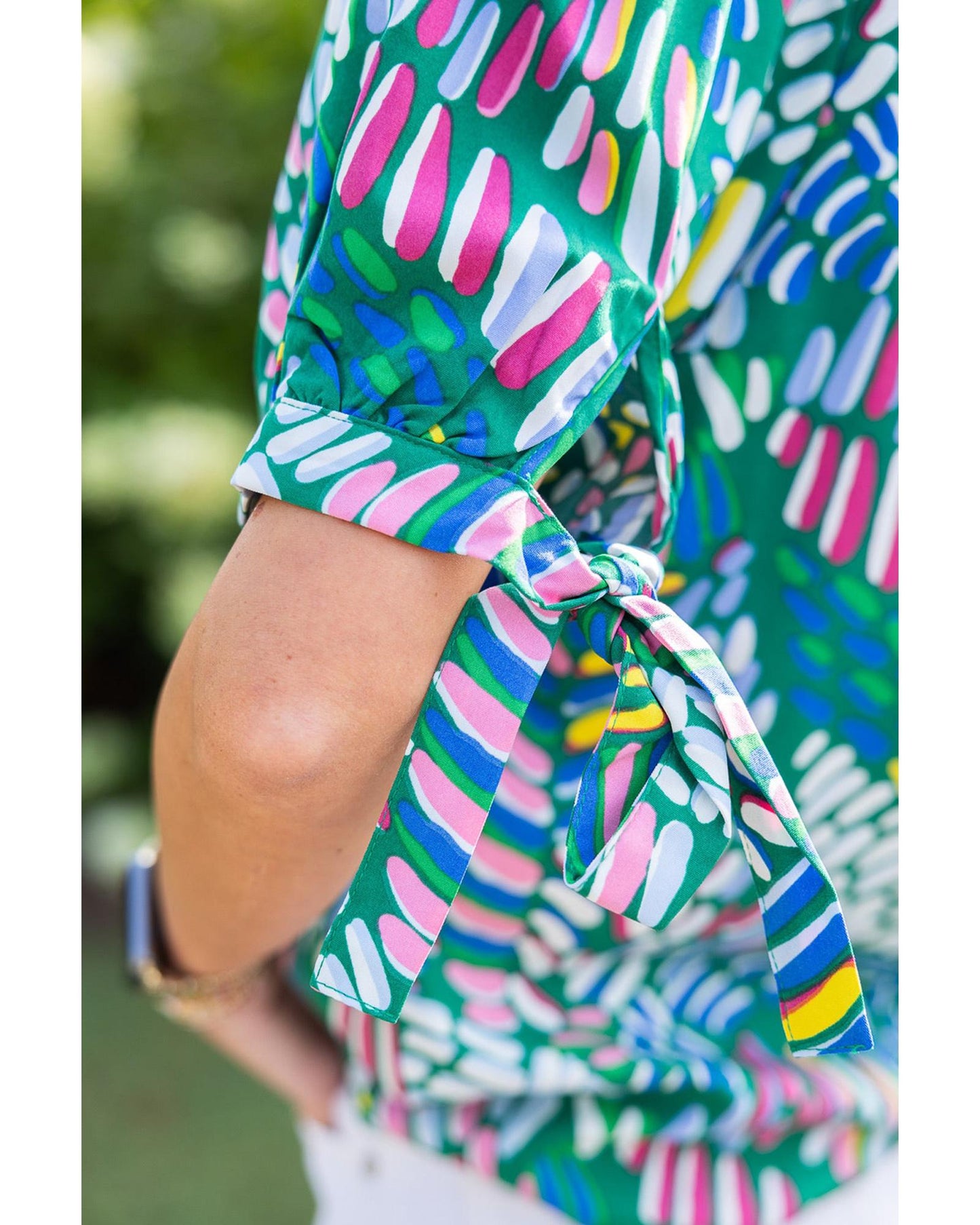 Premium Women's Plus Size Blouse: Knotted Short Sleeve Abstract Print - Green