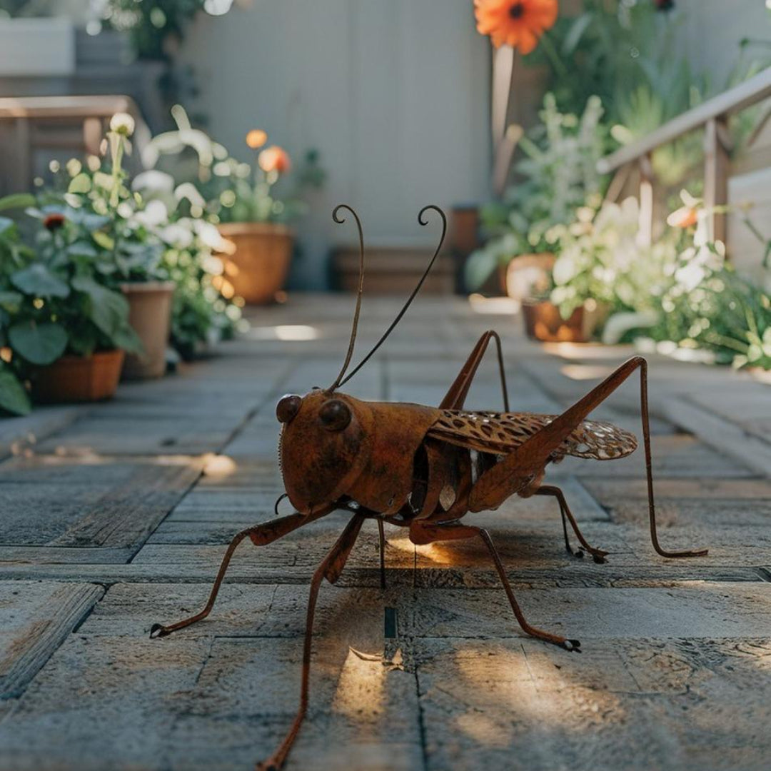 Lucky Praying Mantis w Leafy Rear Legs 73cm