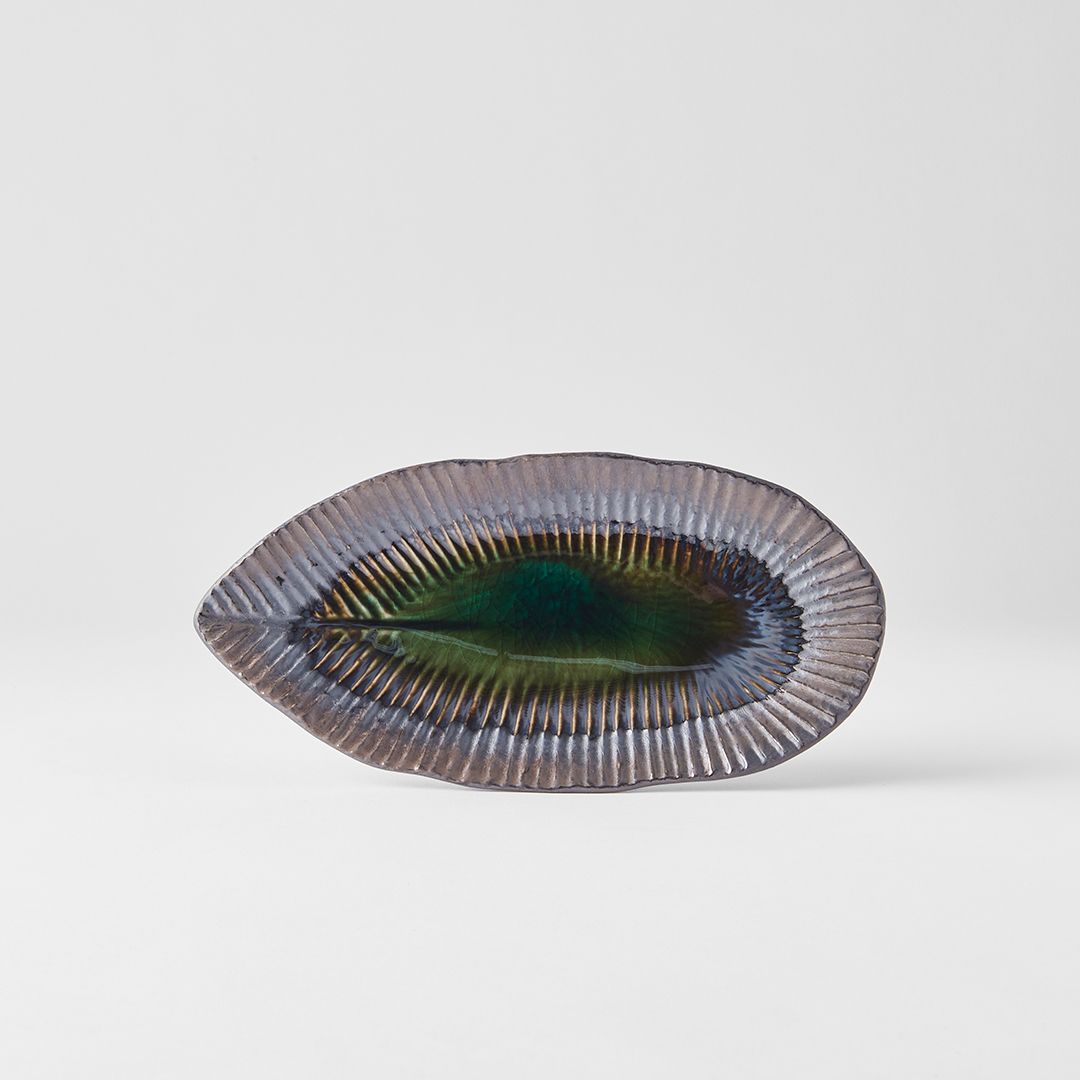 Premium Leaf Shape Ceramic Plate – Midori Ridge Glaze 21.5 x 10.5cm